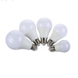 УЛ одобрил ПК + алюминиевые энергосберегающие электрические лампочки приведенные приведенные шарика электрических лампочек Э26 крытые